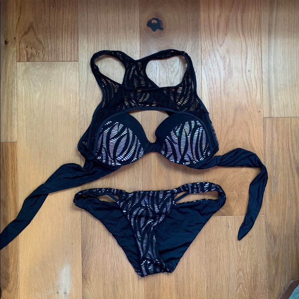 Beach Bunny Bikini | Size L Top, XL Bottoms